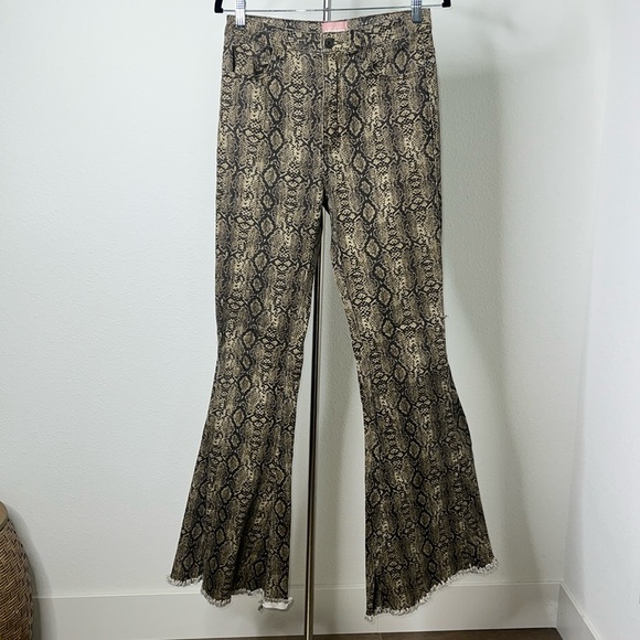 🔹 Show Me Your Mumu Snakeskin Print Bell Bottom Jeans